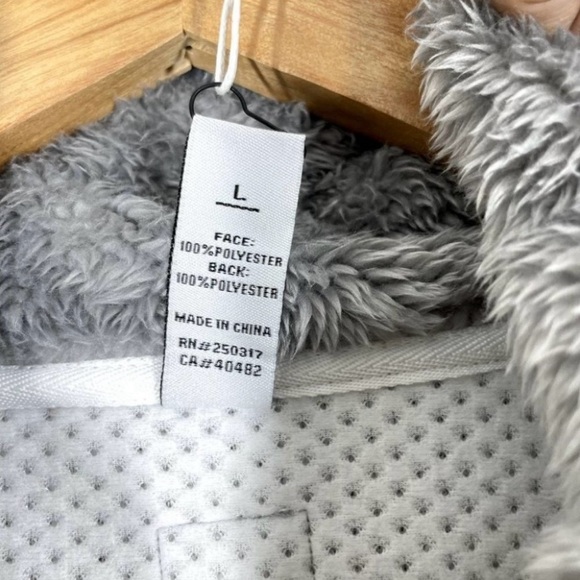 Varley NWT Griffin Duray Faux Shearling Pullover Size L Women's Long Sleeve - Picture 4 of 12